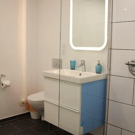 Stue Lejlighed Med 6 Sovepladser Midt I Apartamento